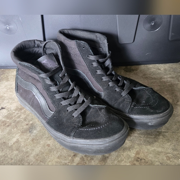 Men's Vans Sk8-Hi Black Sneakers - Picture 2 of 6